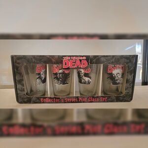 Hastings Exclusive The Walking Dead Collector's Series Pint Glass Set 2011